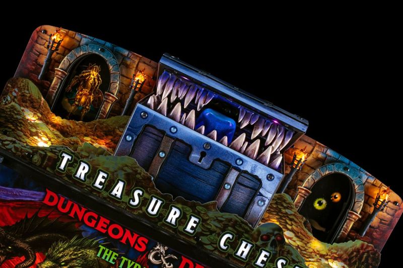 Dungeons & Dragons Treasure Chest Topper